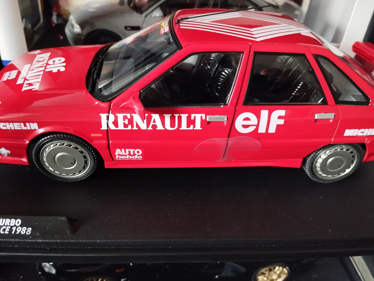 1/18 Renault 21 TURBO Mk.1 – Record de Vitesse sur Glace – 1988 Solido Neuve 
Ref : S1807707