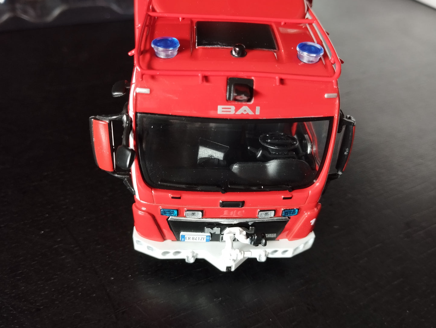 1:43 camion pompier Man TGS Proteux neuf rouge