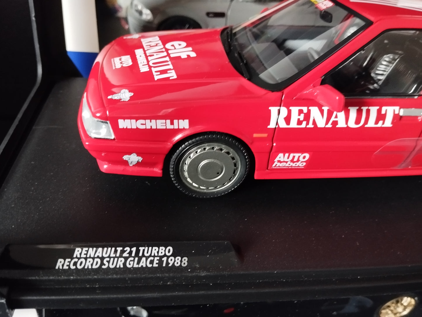 1/18 Renault 21 TURBO Mk.1 – Record de Vitesse sur Glace – 1988 Solido Neuve 
Ref : S1807707